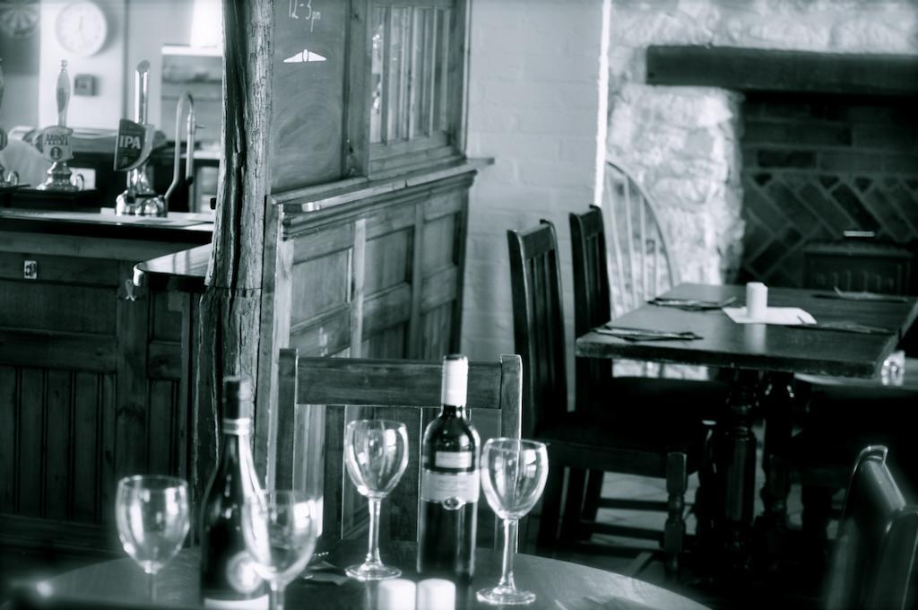 The Crown Inn Benson Eksteriør billede
