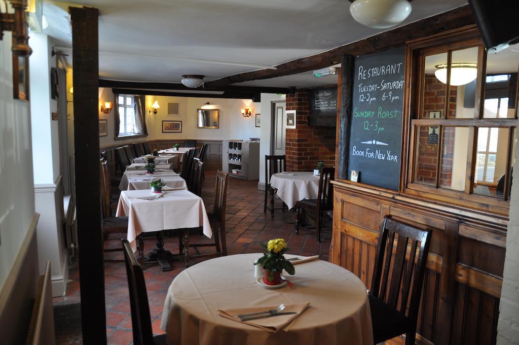 The Crown Inn Benson Eksteriør billede